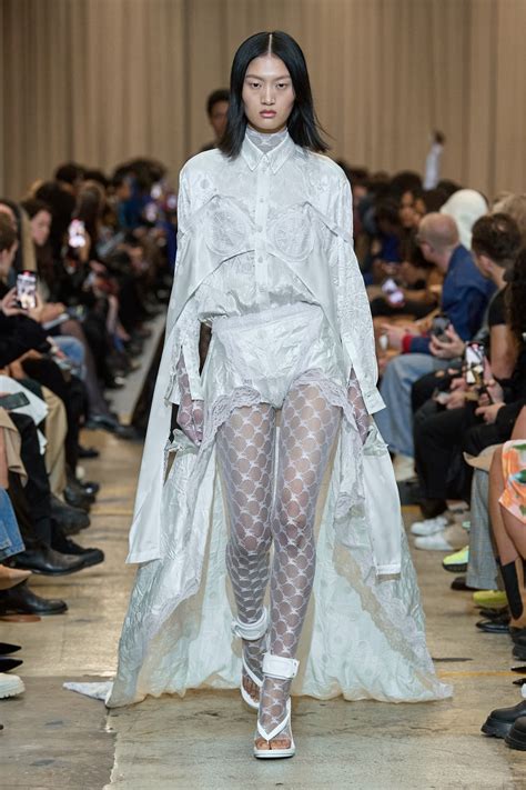 burberry london fashion week 2023.